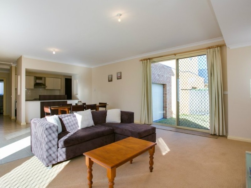 2/7 Carrigg Street, Dromana VIC 3936