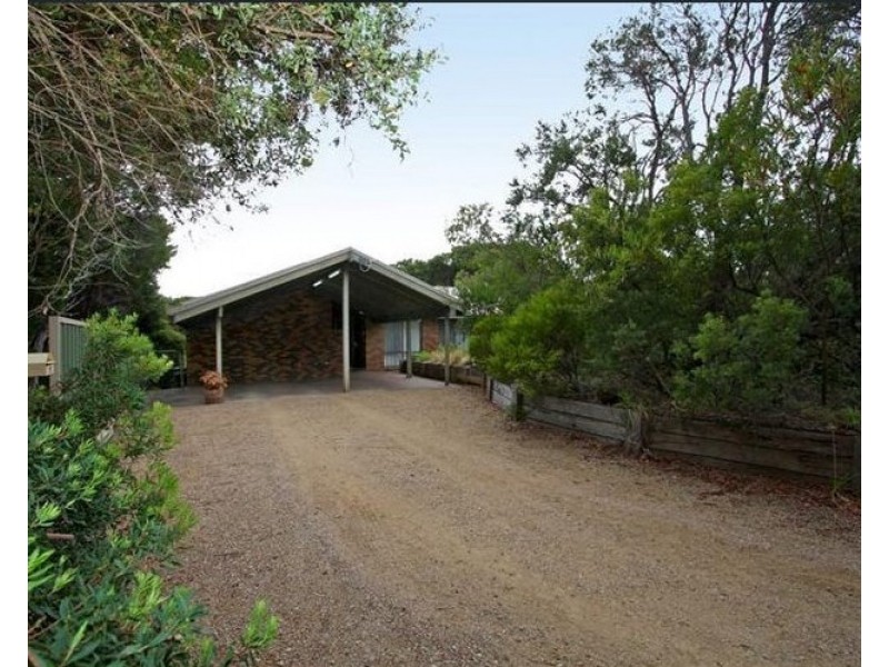 2 Carslake Avenue, Blairgowrie VIC 3942