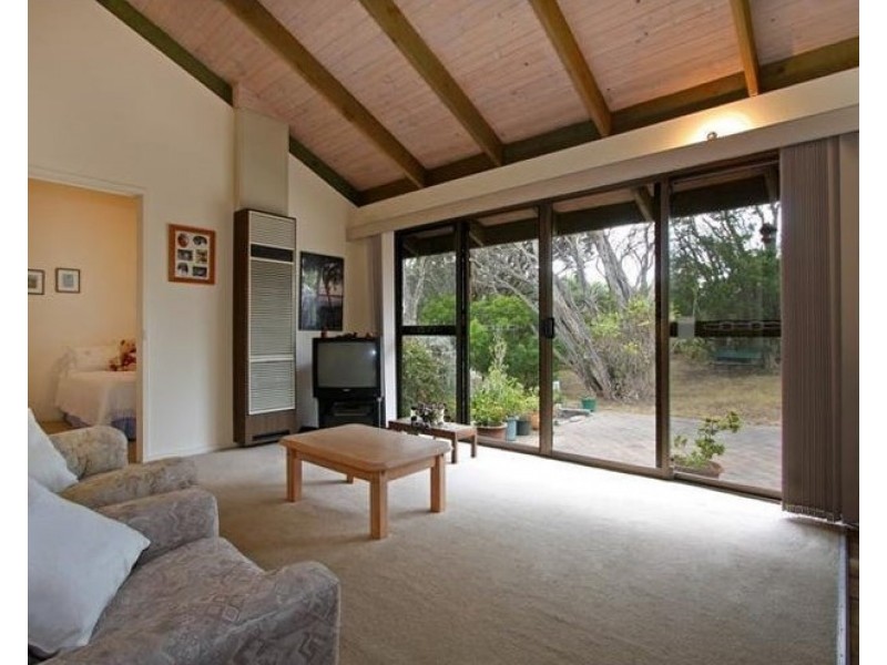 2 Carslake Avenue, Blairgowrie VIC 3942