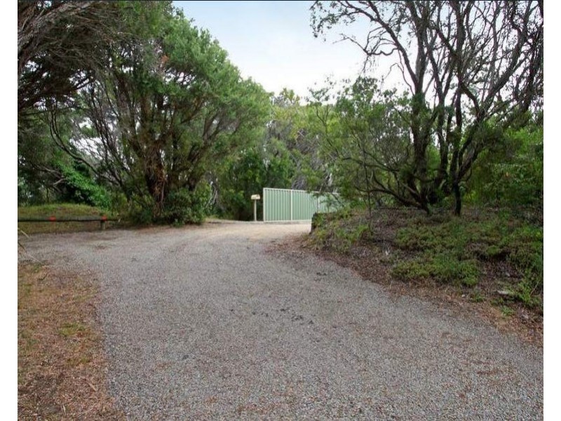 2 Carslake Avenue, Blairgowrie VIC 3942