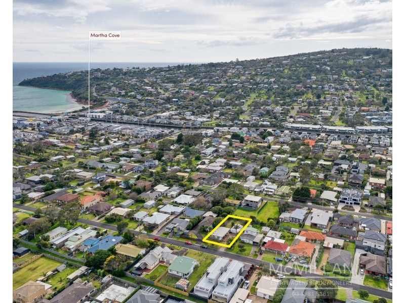 21 Davies Street, Safety Beach VIC 3936