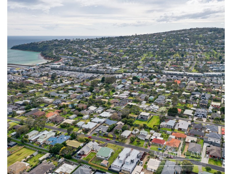 21 Davies Street, Safety Beach VIC 3936