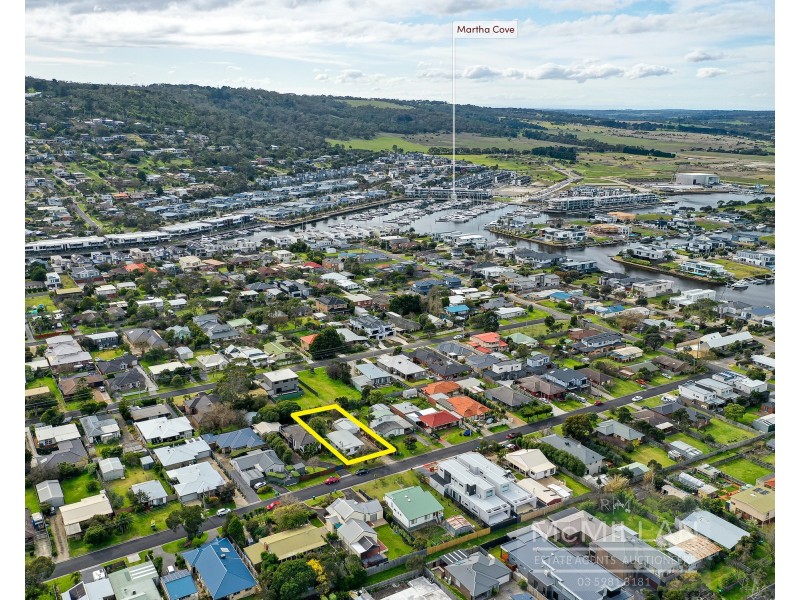 21 Davies Street, Safety Beach VIC 3936