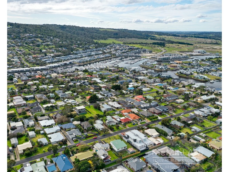 21 Davies Street, Safety Beach VIC 3936