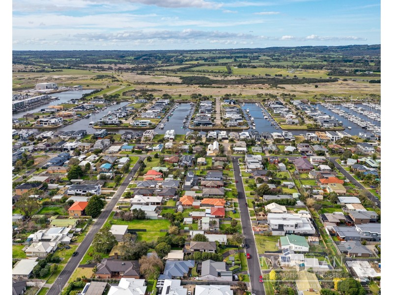 21 Davies Street, Safety Beach VIC 3936