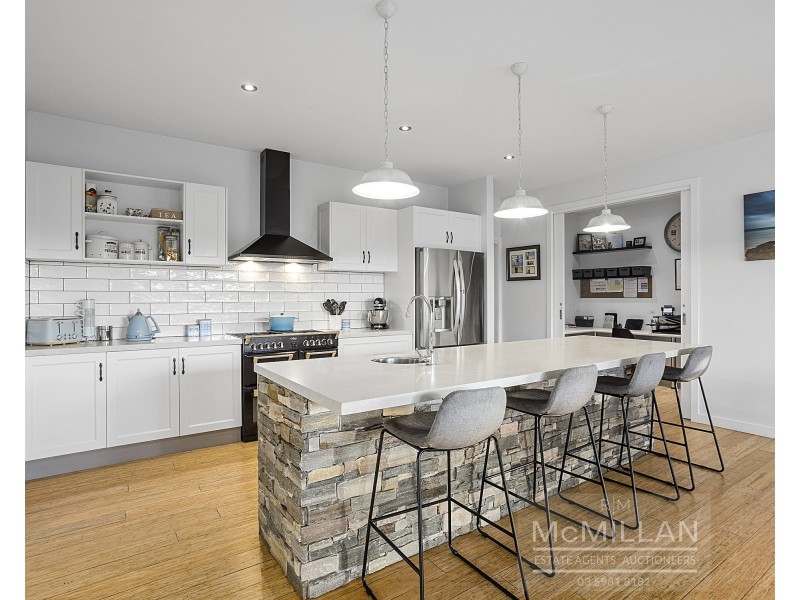 128 Elizabeth Dve, Rosebud VIC 3939
