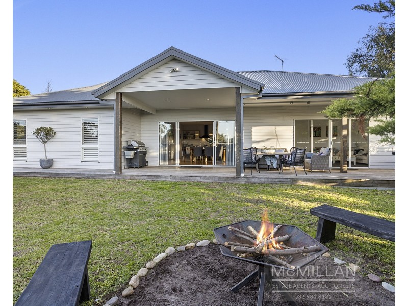 128 Elizabeth Dve, Rosebud VIC 3939