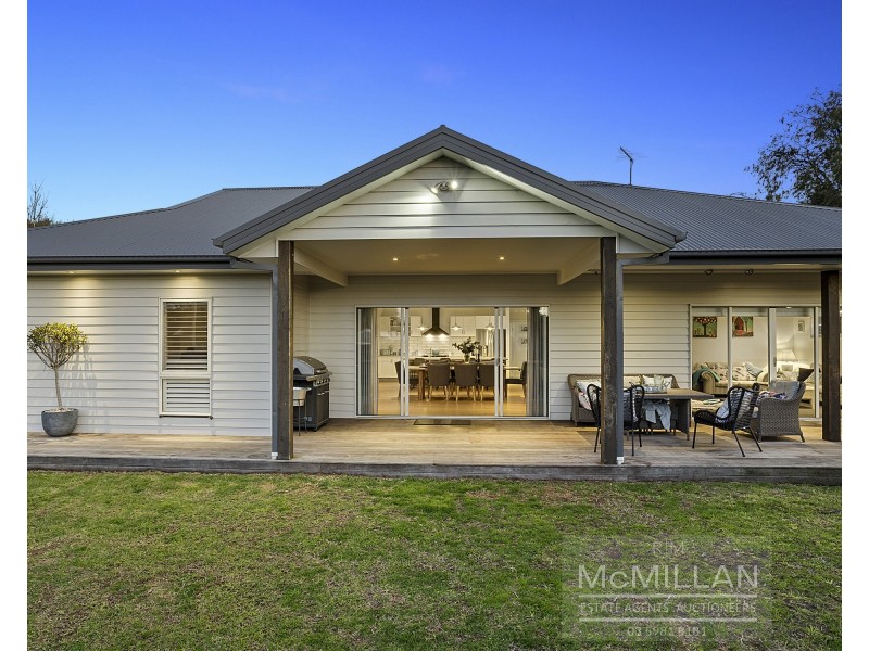 128 Elizabeth Dve, Rosebud VIC 3939