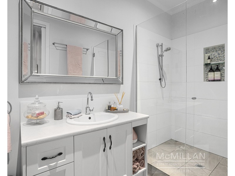 128 Elizabeth Dve, Rosebud VIC 3939