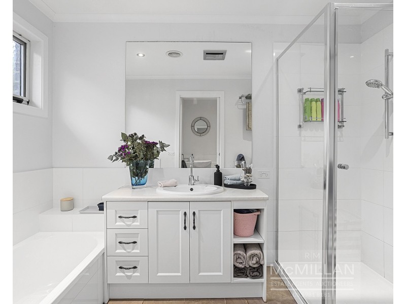 128 Elizabeth Dve, Rosebud VIC 3939