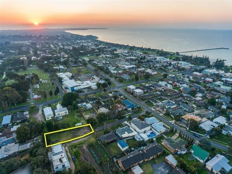 10 Saville Crt, Rye VIC 3941