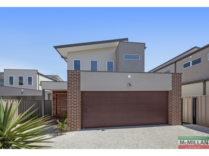 6 Davey Avenue, Dromana VIC 3936