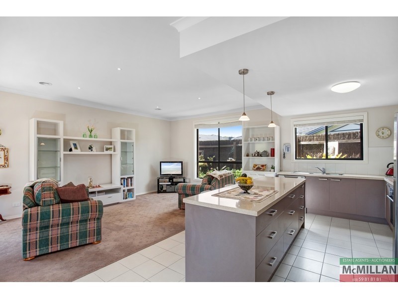 1/5 Hayes Avenue, Rosebud VIC 3939