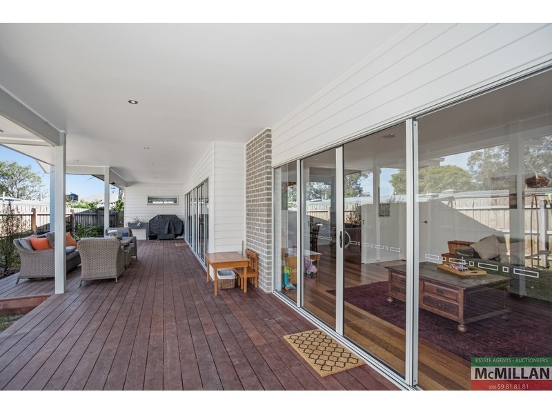 126 Elizabeth Drive, Rosebud VIC 3939