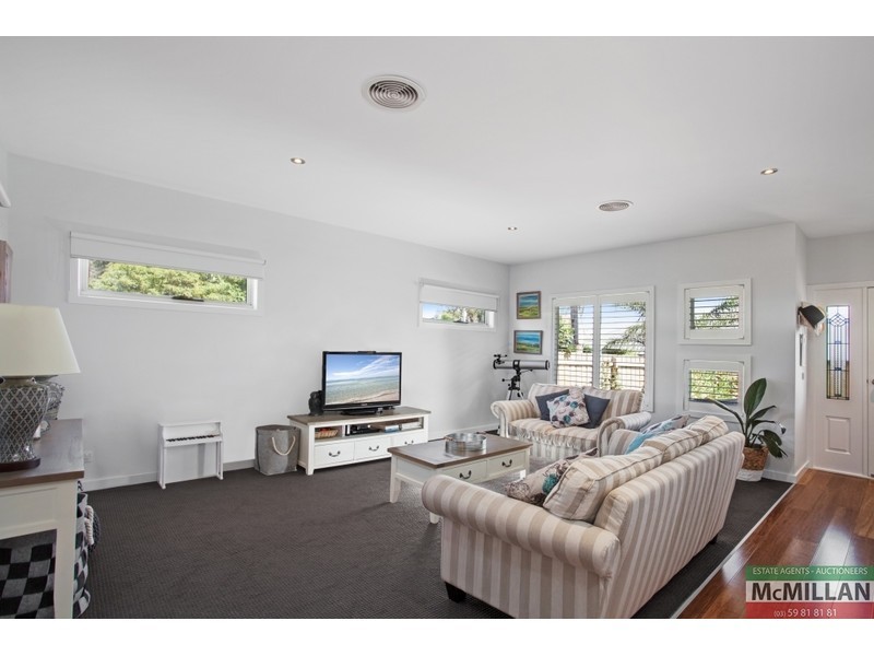 126 Elizabeth Drive, Rosebud VIC 3939