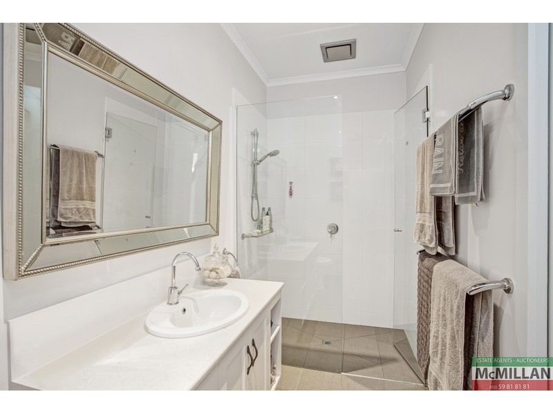 126 Elizabeth Drive, Rosebud VIC 3939