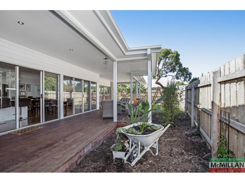 126 Elizabeth Drive, Rosebud VIC 3939