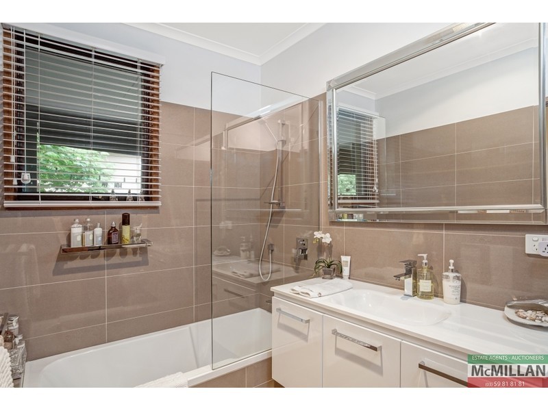 17 Parkmore Road, Rosebud VIC 3939