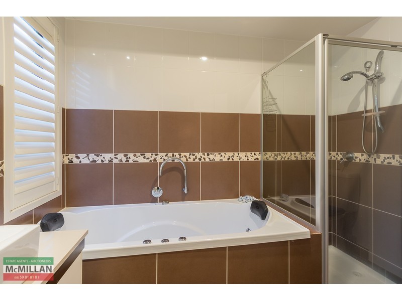 68 Coveside Avenue, Safety Beach VIC 3936