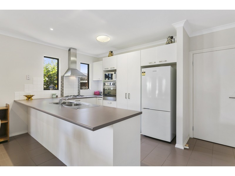 2/5 Hayes Avenue, Rosebud VIC 3939