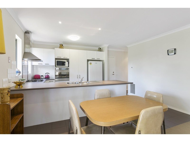 2/5 Hayes Avenue, Rosebud VIC 3939