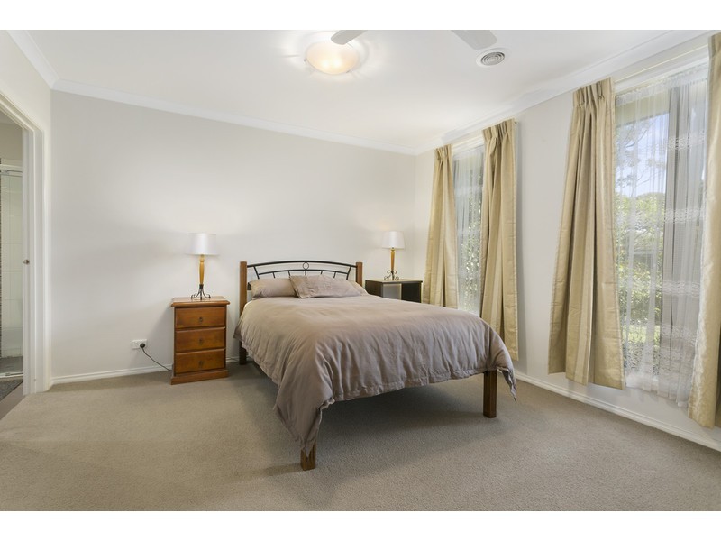 2/5 Hayes Avenue, Rosebud VIC 3939