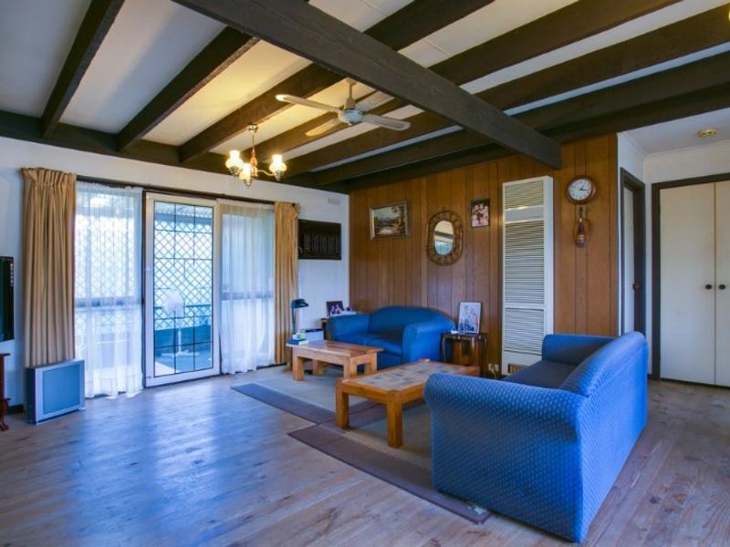 1 Lawson Crescent, Rosebud VIC 3939