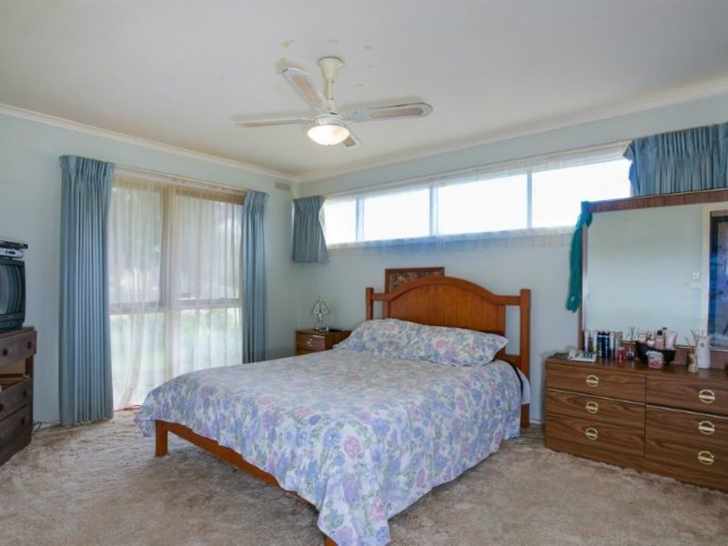 1 Lawson Crescent, Rosebud VIC 3939