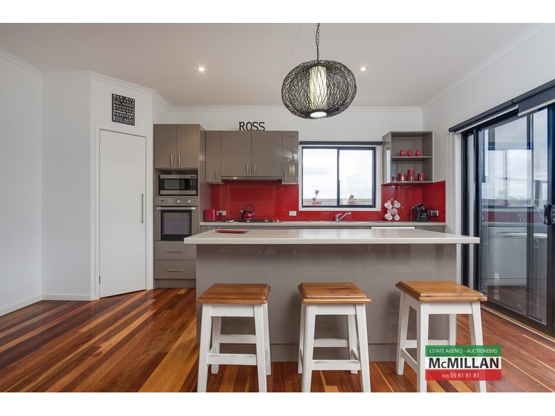 18 Edith Place, Dromana VIC 3936
