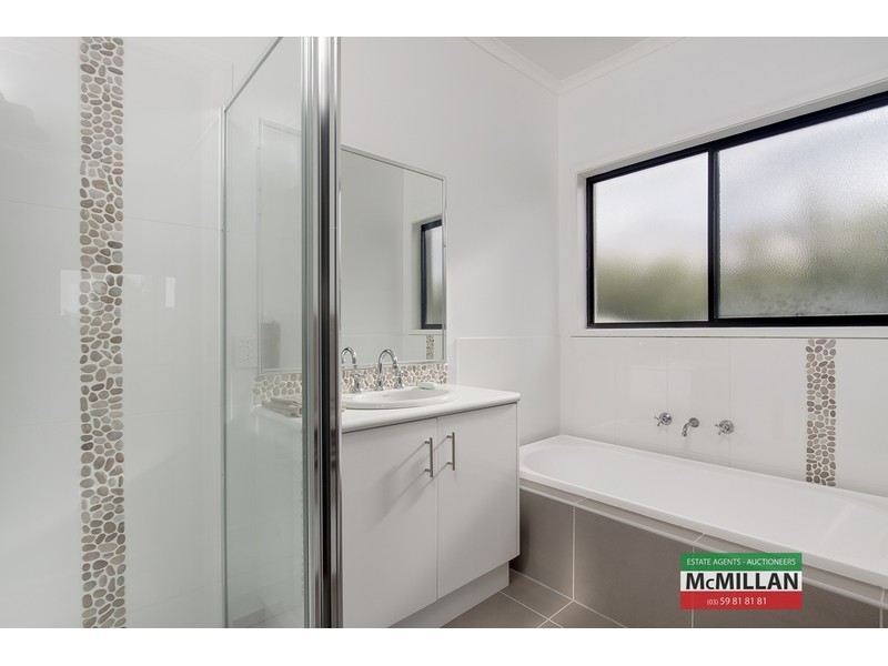 18 Edith Place, Dromana VIC 3936