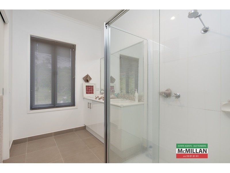 18 Edith Place, Dromana VIC 3936