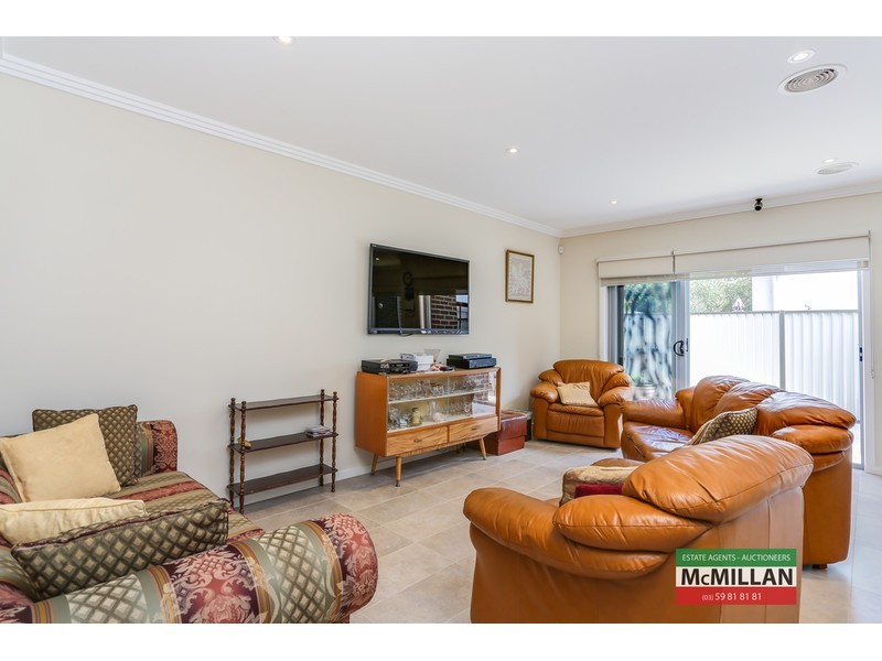 85 Seaview Ave, Safety Beach VIC 3936