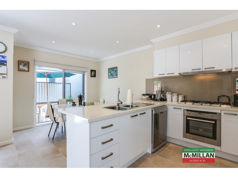 85 Seaview Ave, Safety Beach VIC 3936