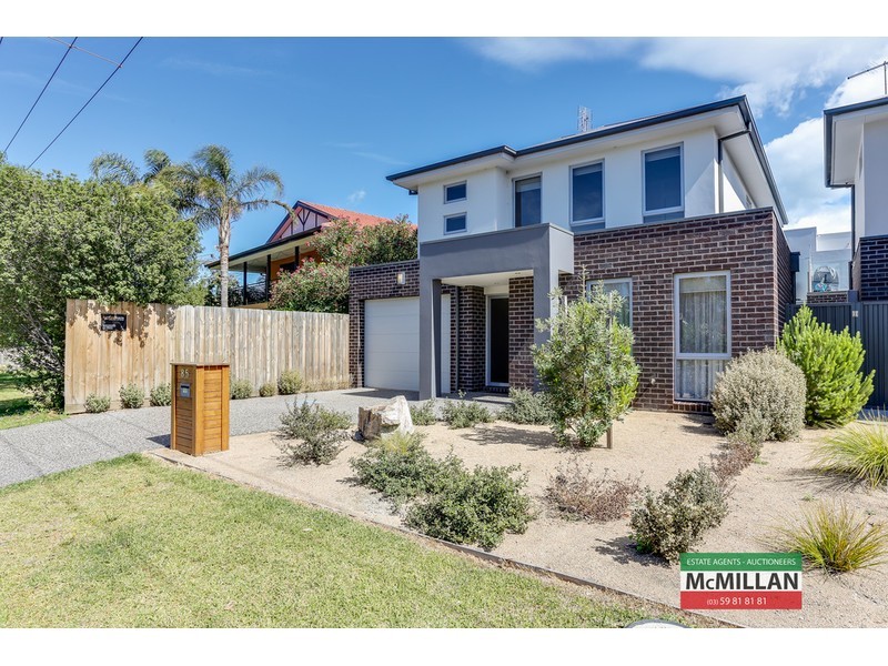 85 Seaview Ave, Safety Beach VIC 3936
