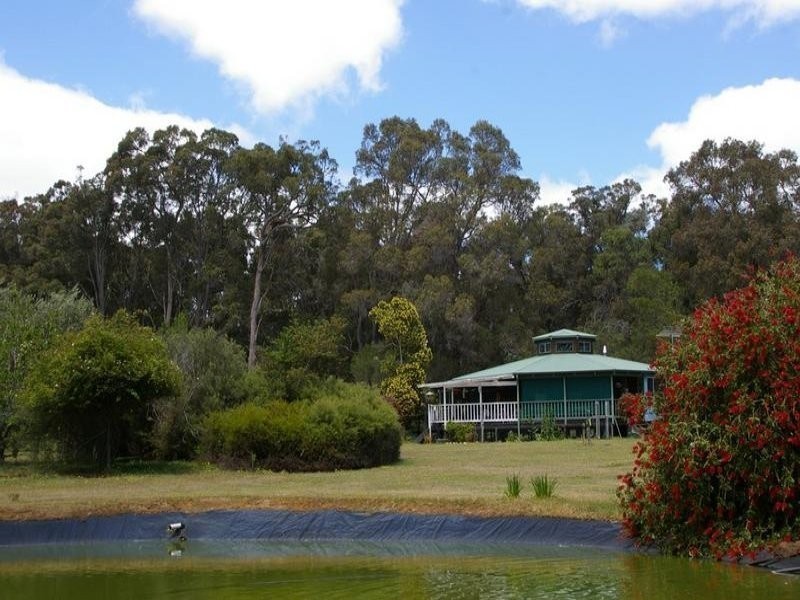 5 King Road, Nannup WA 6275