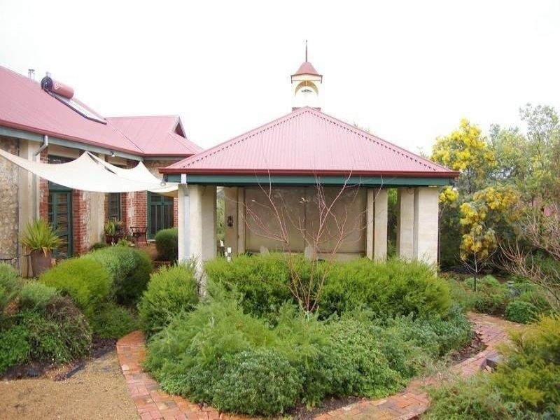 118 Dunnet Road, Nannup WA 6275