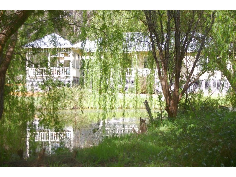 5 Roberts Road, Nannup WA 6275