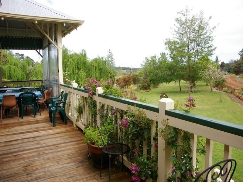 5 Roberts Road, Nannup WA 6275