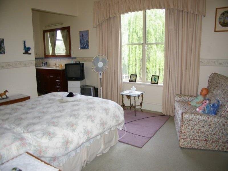 5 Roberts Road, Nannup WA 6275