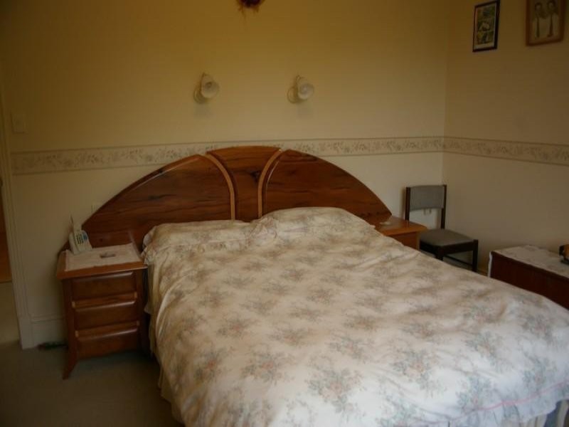 5 Roberts Road, Nannup WA 6275