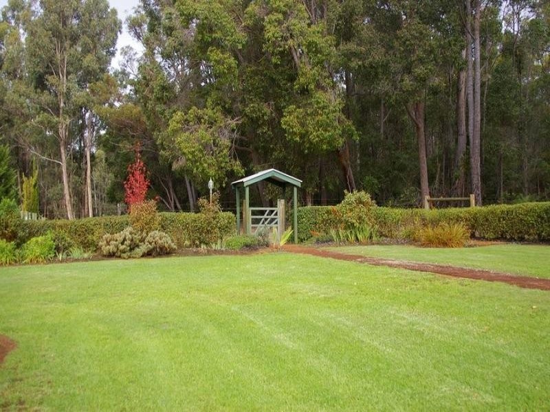 7 King Road, Nannup WA 6275