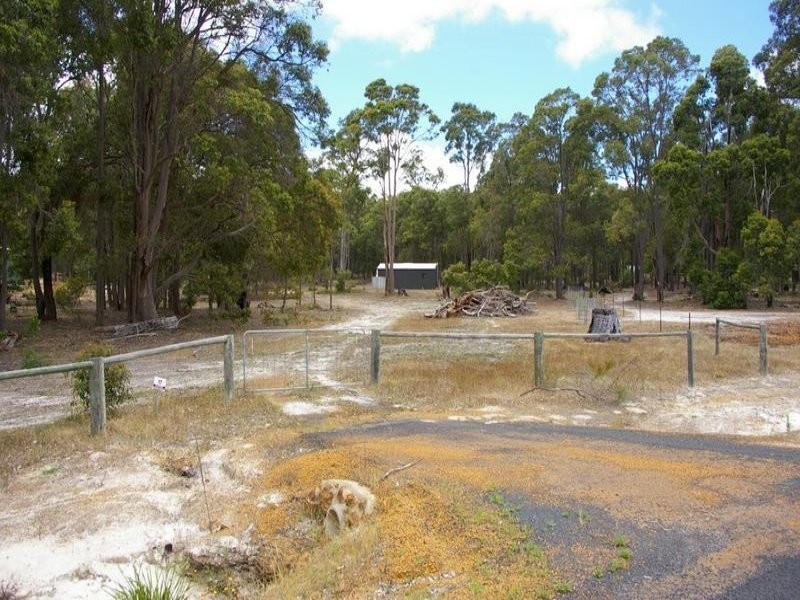 17 Cockatoo Drive, Nannup WA 6275