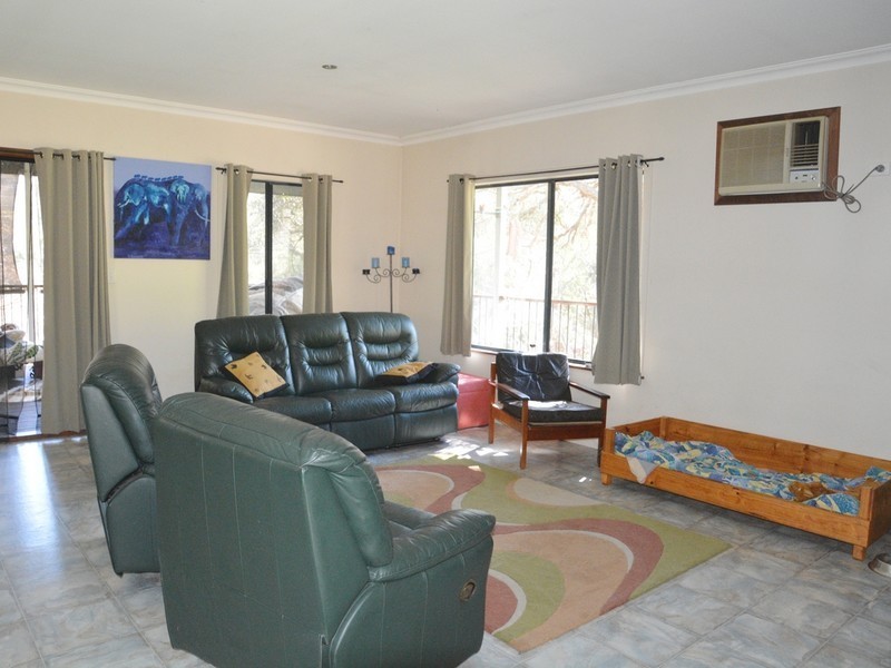 15 Dunnet Road, Nannup WA 6275