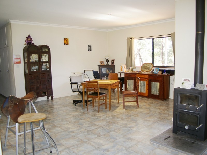 15 Dunnet Road, Nannup WA 6275