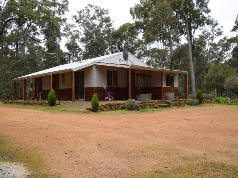 50 Leschenaultia Drive, Nannup WA 6275