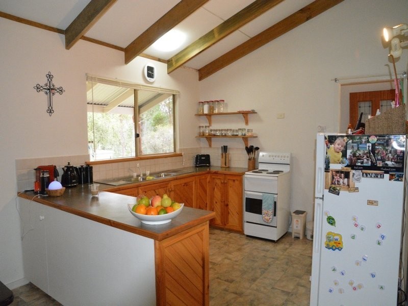 50 Leschenaultia Drive, Nannup WA 6275