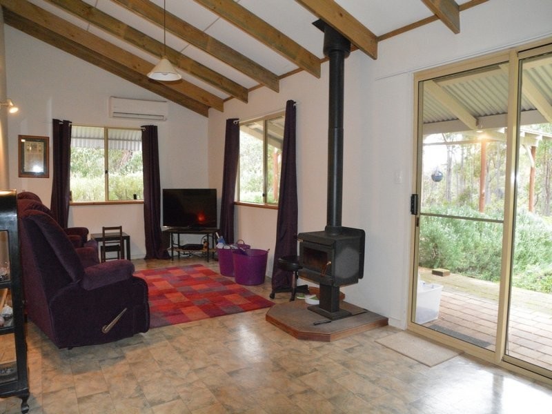 50 Leschenaultia Drive, Nannup WA 6275