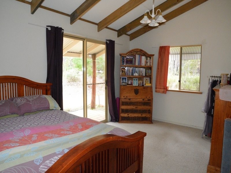 50 Leschenaultia Drive, Nannup WA 6275