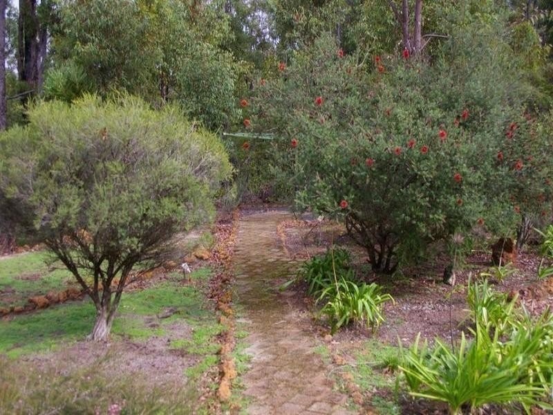 50 Leschenaultia Drive, Nannup WA 6275