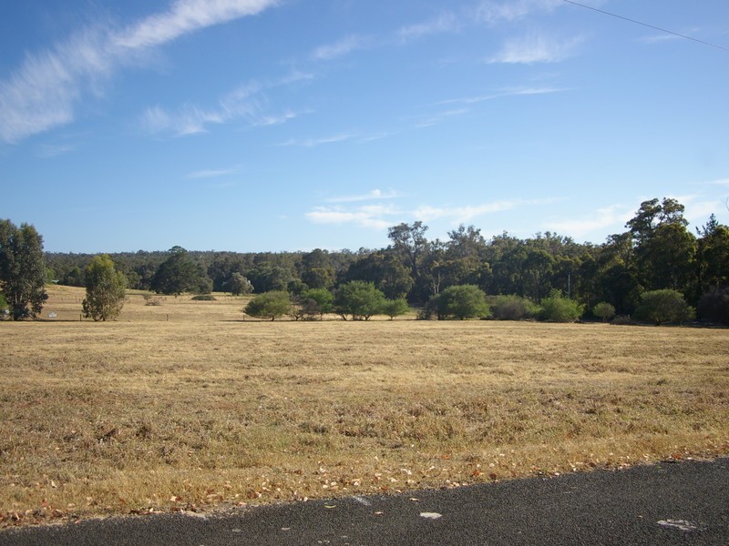 9 Helyar Road, Nannup WA 6275